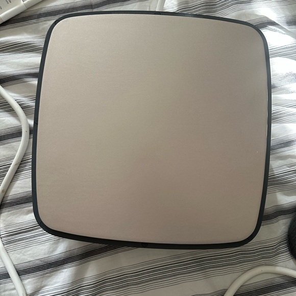 Cricut EasyPress Heat Press - White and Mint - Picture 3 of 4